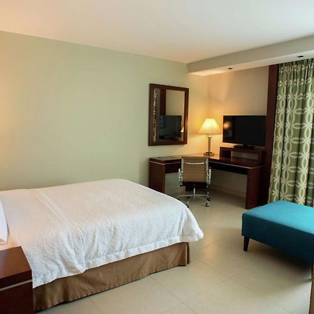 Hampton Inn By Hilton Меріда Екстер'єр фото