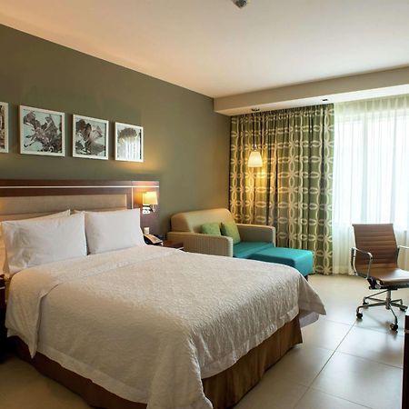 Hampton Inn By Hilton Меріда Екстер'єр фото
